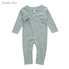 Usine offre spéciale nouveau Design populaire couleur personnalisée côté cravate patte à lacets à manches longues bébé barboteuses vêtements de bébé
