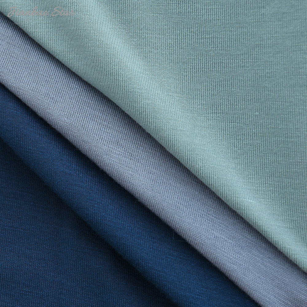 Prix ​​de gros Offre Spéciale Doux Confortable Fermeture Éclair Manches Longues Barboteuse Couleur Personnalisée Motif Nouveau-Né Bébé Footie Vêtements