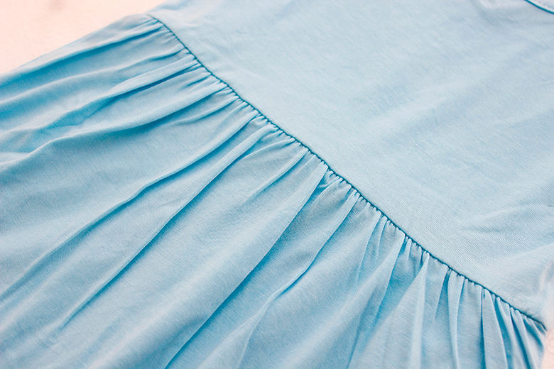 Robe 100% coton pour bébés filles, couleur personnalisée, beaux boutons, sans manches, à volants, barboteuse pour nouveau-né, meilleure vente