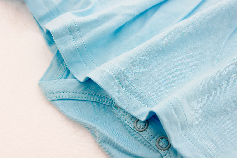 Robe 100% coton pour bébés filles, couleur personnalisée, beaux boutons, sans manches, à volants, barboteuse pour nouveau-né, meilleure vente